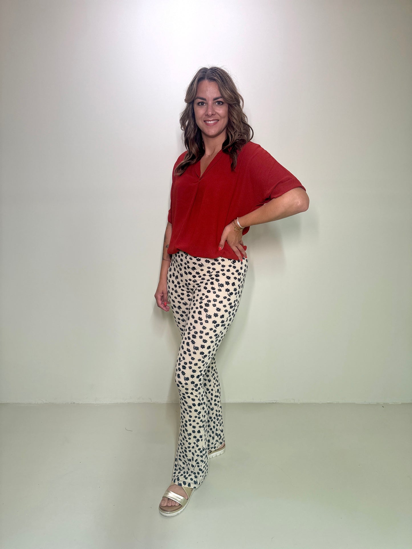 Weiche Flare-Leggings Livia Dots Beige
